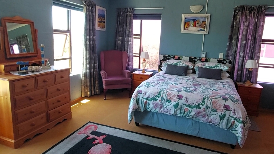 5 Bedroom Property for Sale in Britannia Bay Western Cape